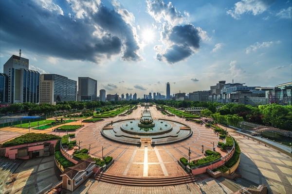 泉城廣場，20周年了！