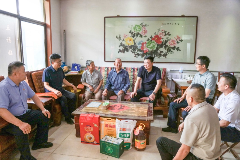 鄉(xiāng)村振興共奮進 真情幫扶暖民心——集團公司開展“第一書記”幫扶村走訪慰問活動-2-800